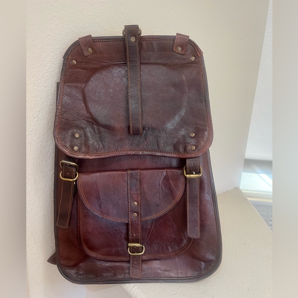 UNBRANDED Unisex Leather Backpack lots of large compartments side‎ pocket’s